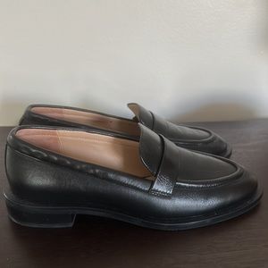 Stuart Weitzman Palmer Sleek Leather Loafer
